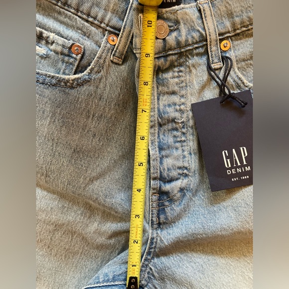 GAP High Rise light denim Bermuda jean shorts • size 27/4 • NWT • new, never use - Picture 2 of 10